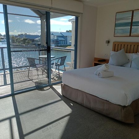 The View - Captains Cove Waterfront Resort เพย์เนสวิลล์ ภายนอก รูปภาพ