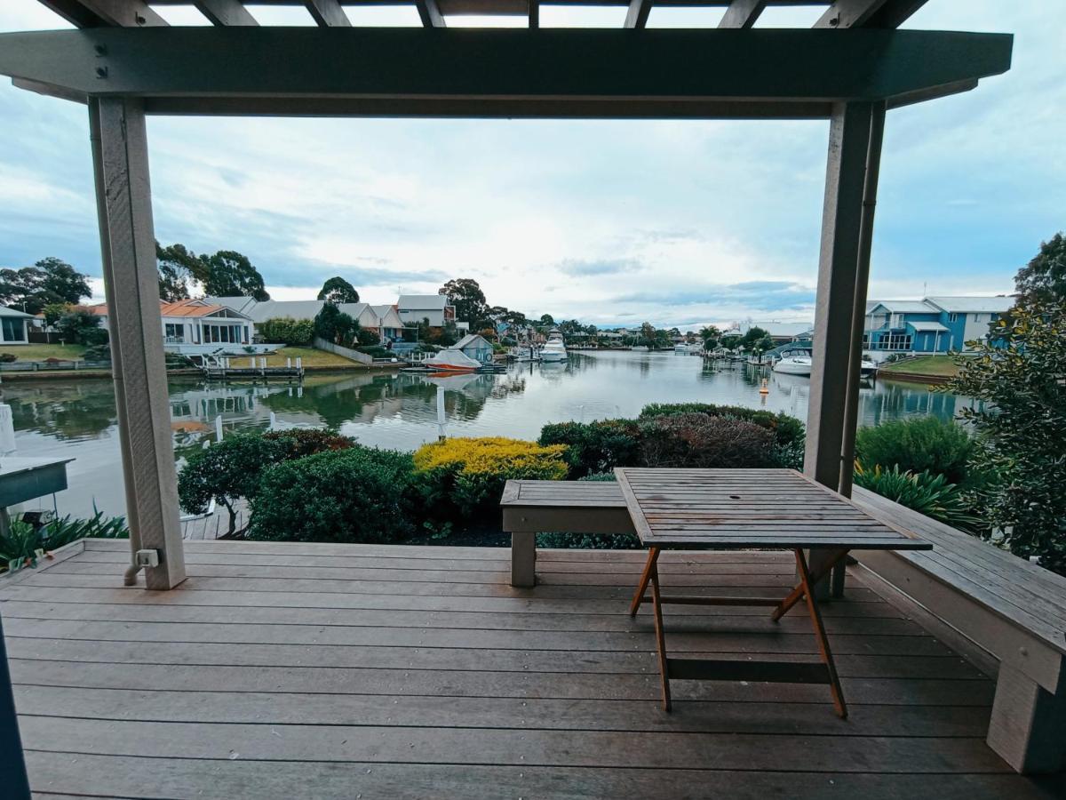 The View - Captains Cove Waterfront Resort เพย์เนสวิลล์ ภายนอก รูปภาพ