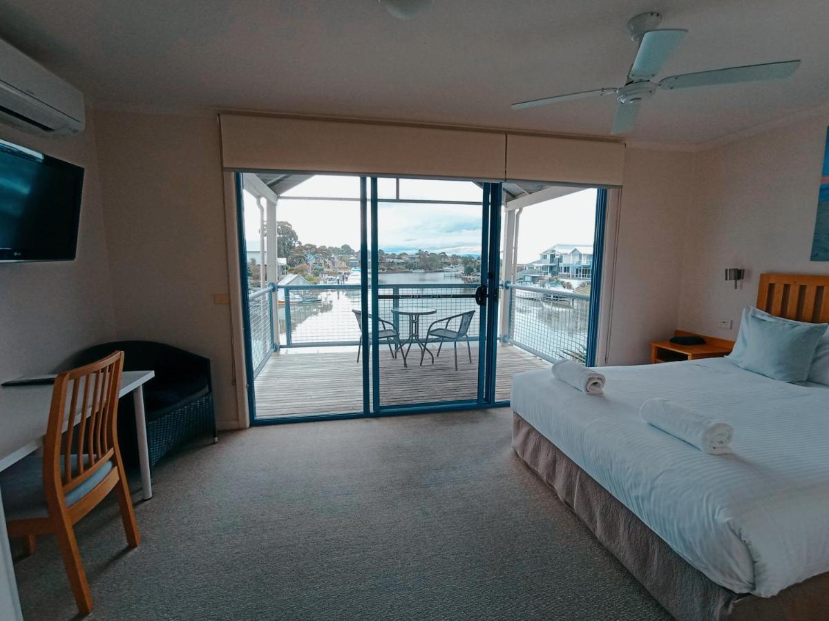 The View - Captains Cove Waterfront Resort เพย์เนสวิลล์ ภายนอก รูปภาพ