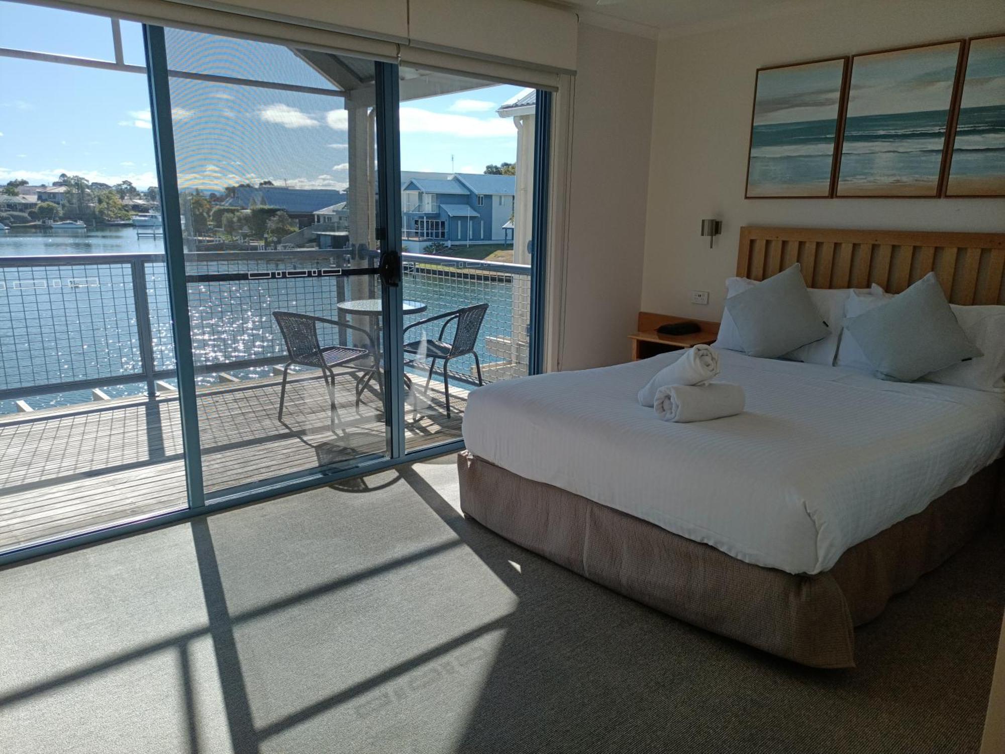 The View - Captains Cove Waterfront Resort เพย์เนสวิลล์ ภายนอก รูปภาพ